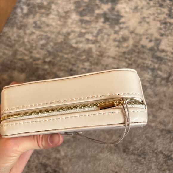 NWT A New Day Cream Jewelry Travel Case Organizer For Earrings, Necklace & Rings - Picture 4 of 5